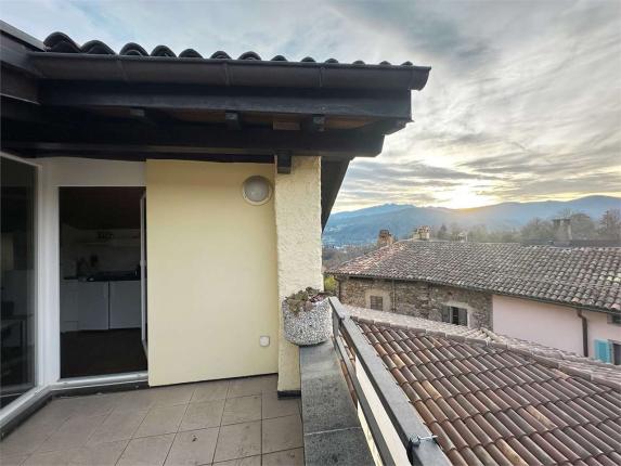 Haus zu verkaufen in Pura (2)