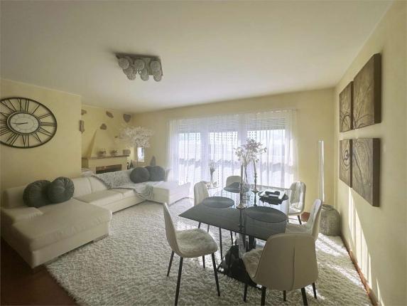 Appartement à louer à Carabbia