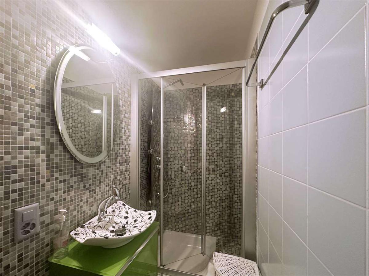 To rent   Switzerland - in partnership with the real estate portal Smart-Propylaia