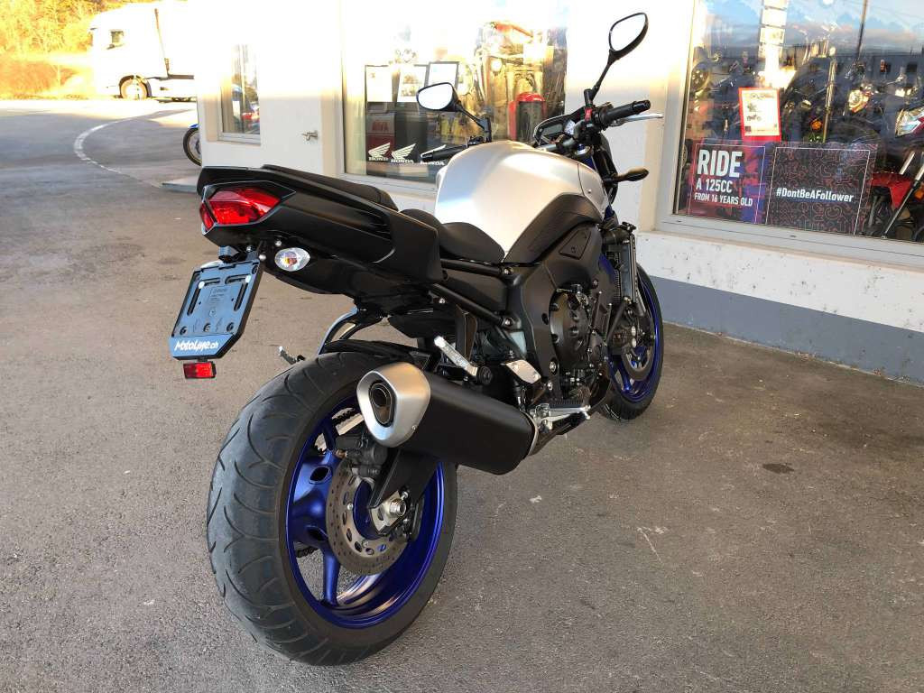 Yamaha Fazer FZ8 zu verkaufen - Smart Propylaia (2)
