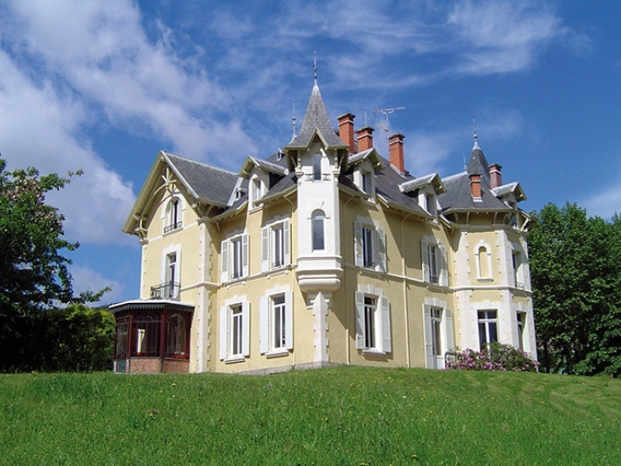 Casa in vendita a Saint-Julien-Molin-Molette - Smart Propylaia