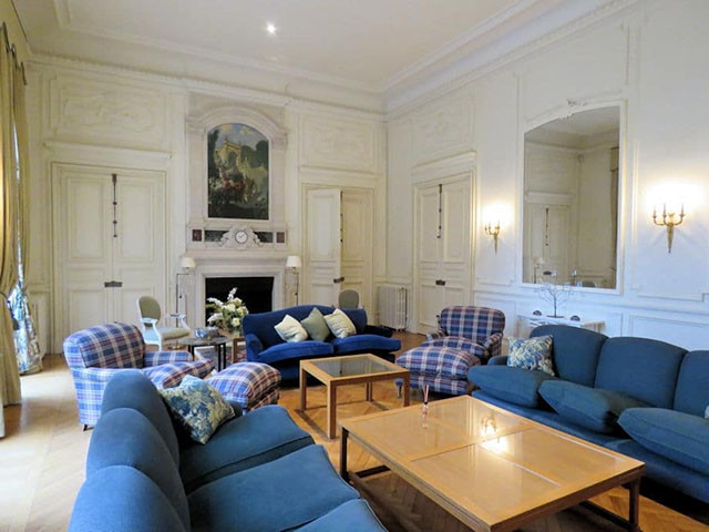 Haus zu verkaufen in Baugy - Schloss zu verkaufen in Baugy, 29 Zimmer, 2000 m2 - Smart Propylaia (3)