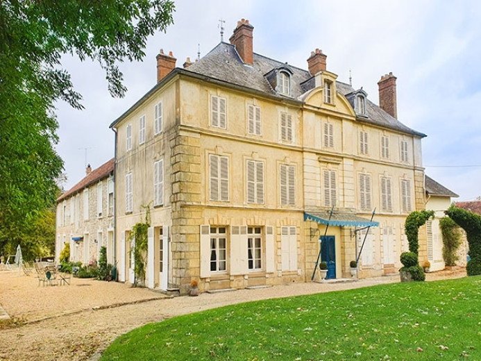 House for sale in Fontainebleau - Smart Propylaia