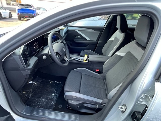 Opel Astra zu verkaufen - OPEL Astra 1.6 PHEV Turbo Swiss A (Limousine) - Smart Propylaia (6)