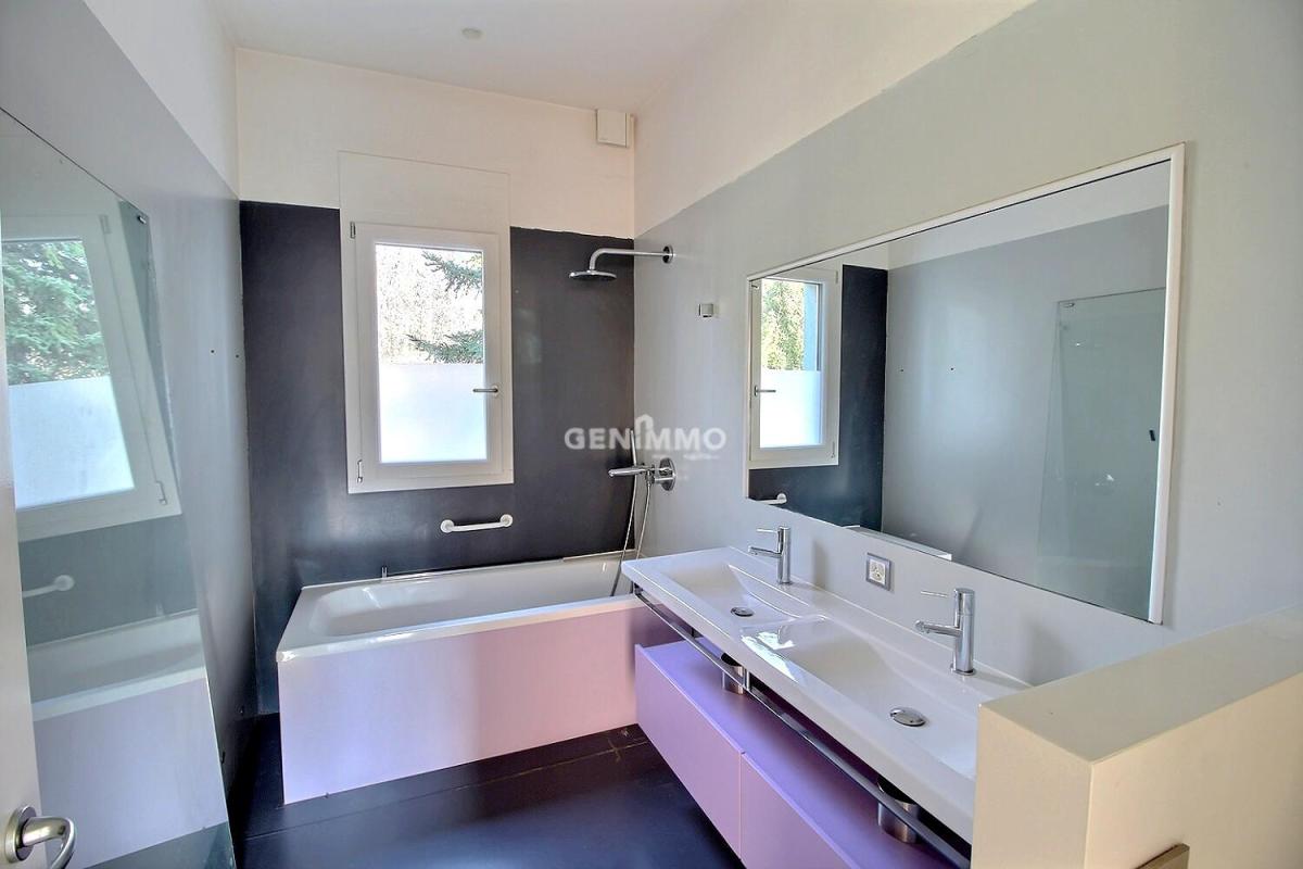 For sale   Switzerland - in partnership with the real estate portal Smart-Propylaia