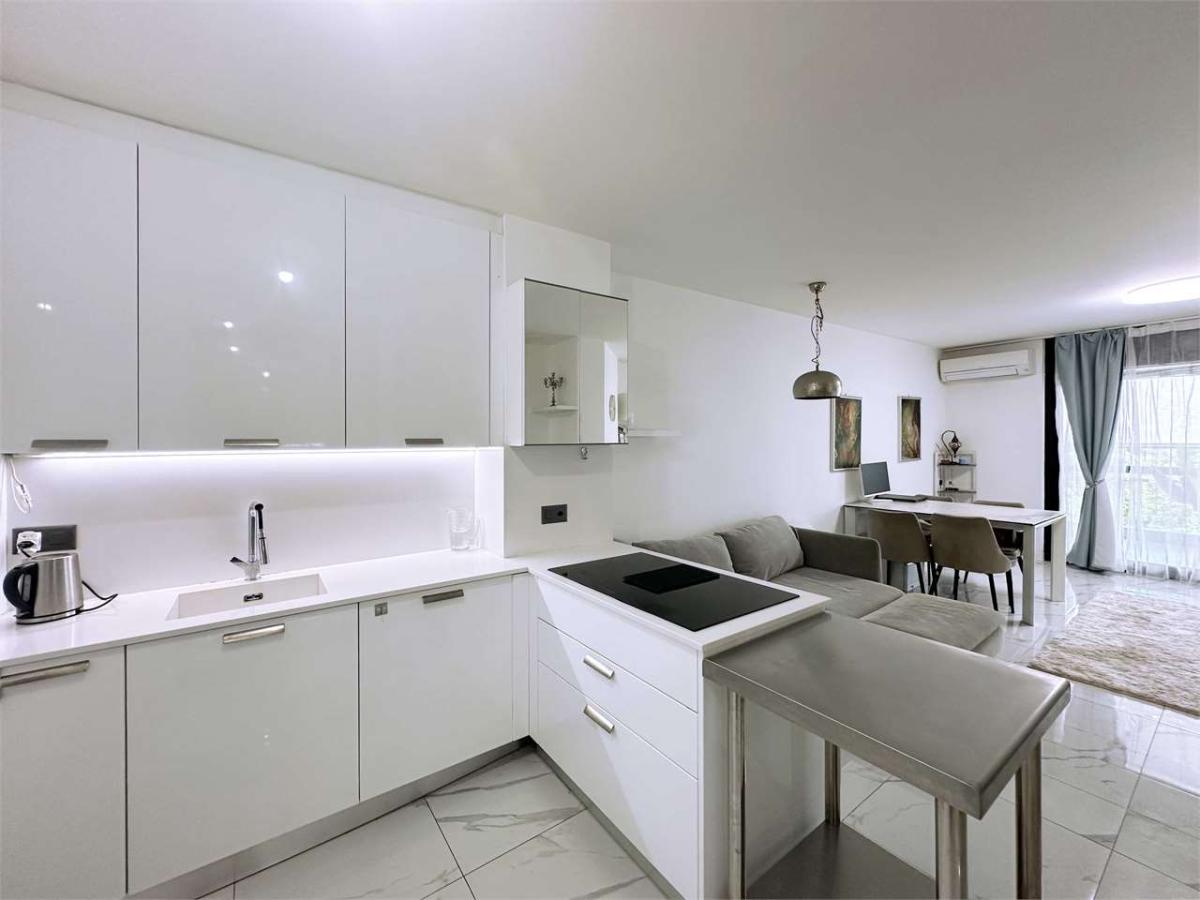 For sale   Switzerland - in partnership with the real estate portal Smart-Propylaia