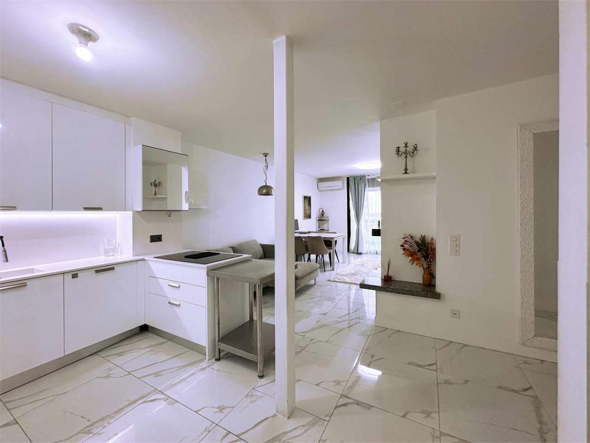 For sale   Switzerland - in partnership with the real estate portal Smart-Propylaia