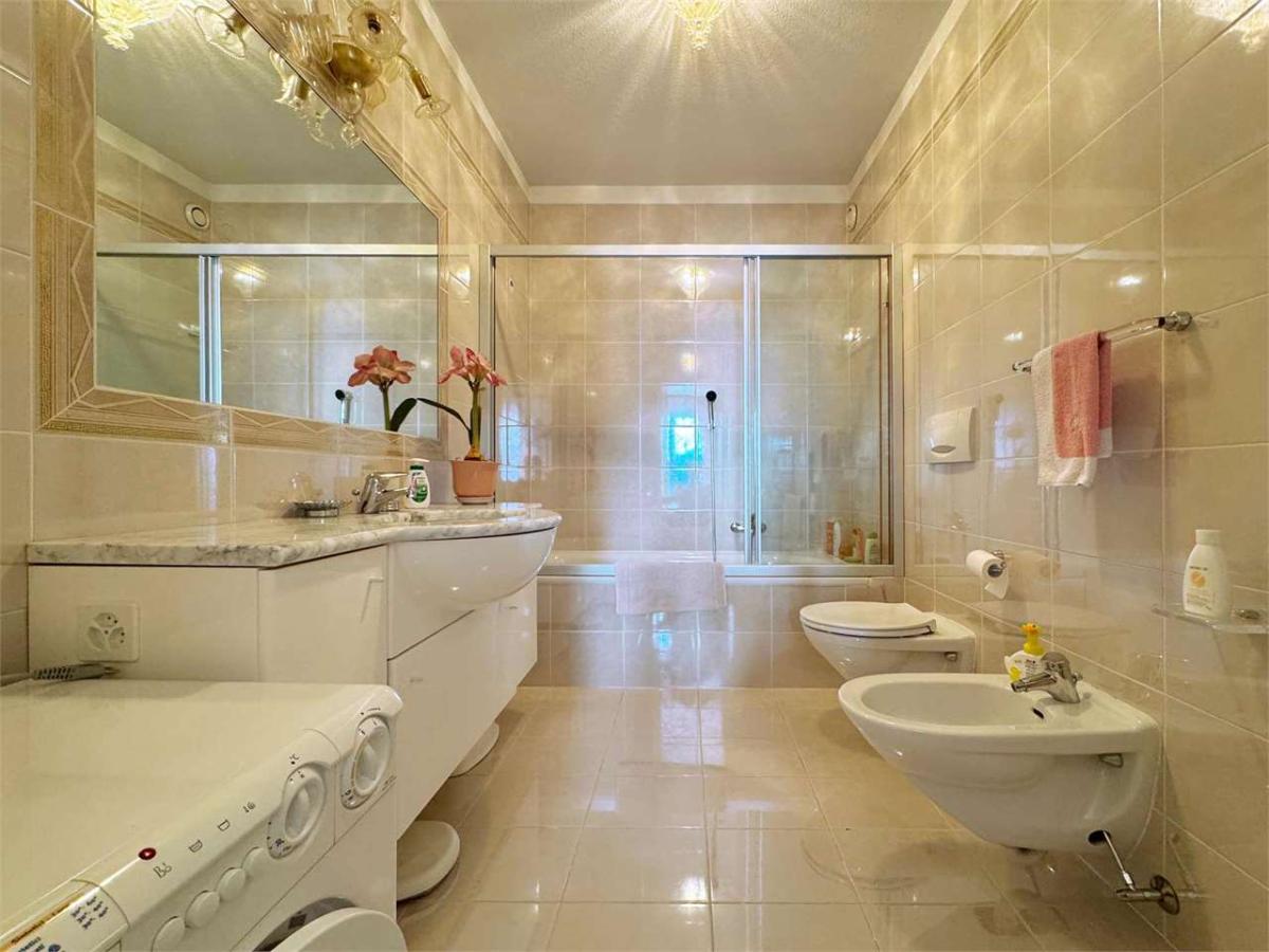 For sale   Switzerland - in partnership with the real estate portal Smart-Propylaia
