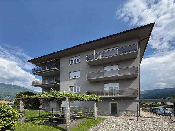 Casa plurifamiliare in vendita a Bellinzona (2)