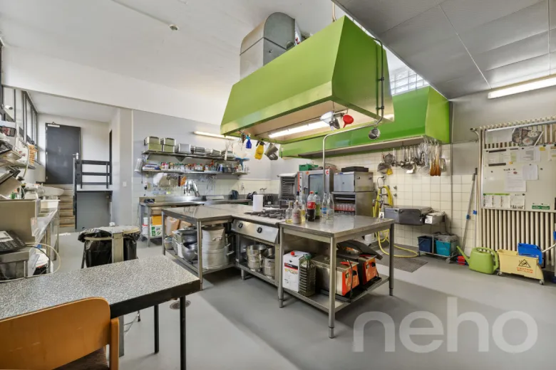 Handel/Industrie zu verkaufen in Les Geneveys-sur-Coffrane - Gastronomie zu verkaufen in Les Geneveys-sur-Coffrane, 30 Zimmer, 1400 m2 - Smart Propylaia (12)