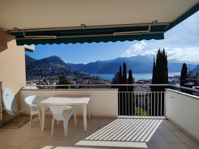 3.5-room penthouse with large terraces and 180° views of the Gulf of Lugano, Switzerland