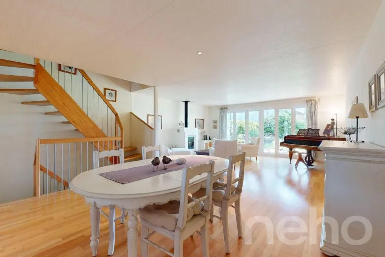Haus zu verkaufen in Uttigen - Angebautes Haus zu verkaufen in Uttigen, 5.5 Zimmer, 313 m2 - Smart Propylaia (12)