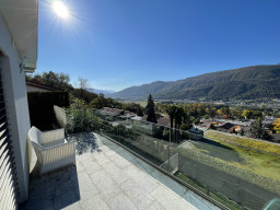 Modern 7.5-room stately villa with panoramic views.