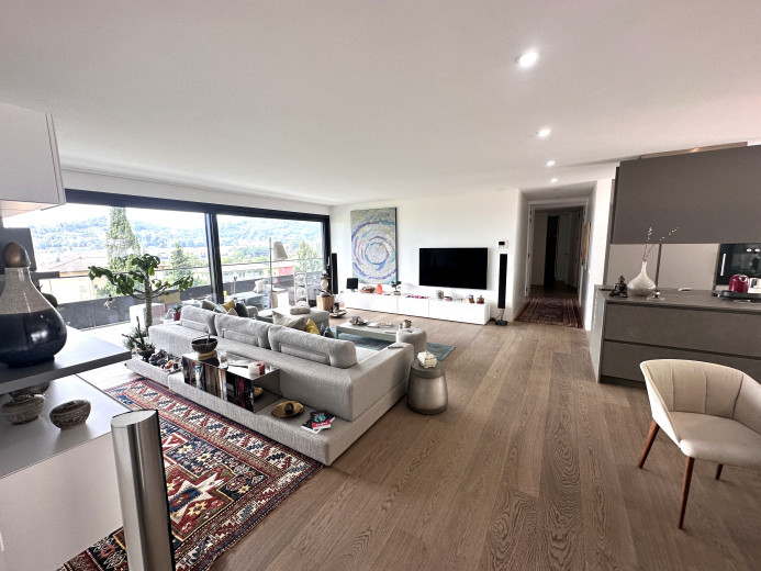 Appartamento in vendita a Locarno - Moderno e luminoso attico signorile di 4,5 locali con vista panoramica sulla città e parziale lago - Smart Propylaia (3)