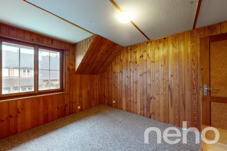 Maison à vendre à Schaffhausen - 4.5-Zimmer Doppeleinfamiliehaus mit viel Potential auf der Breite - Smart Propylaia (9)