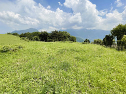 Exclusive flat building plot with lake view, in prized area of Lugano-Carona