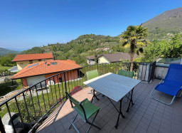 Spacious 6.5-room contiguous house with garden, in a green, quiet and very sunny location.