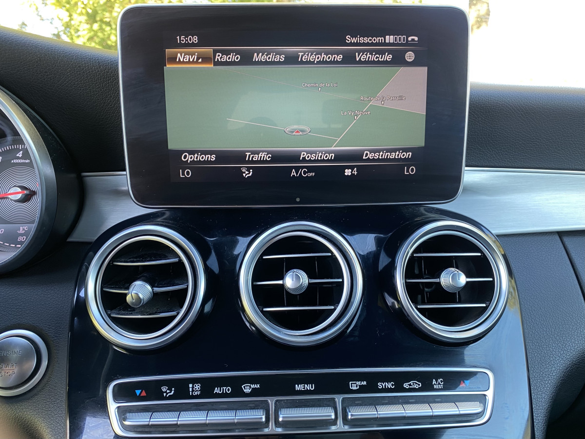 Mercedes-Benz C-Klasse Coupé zu verkaufen - MERCEDES-BENZ C 250 Coupé AMG Line 9G-tronic - Smart Propylaia (12)