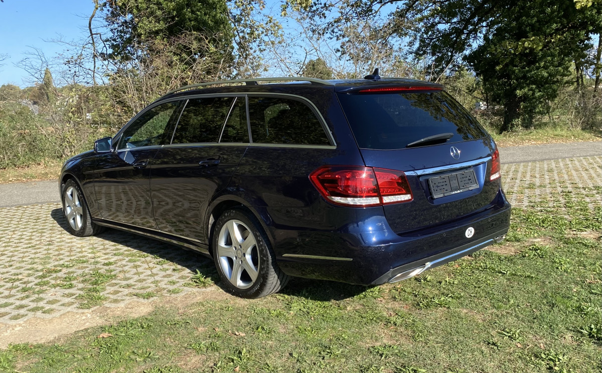 Mercedes-Benz E-klasse T-Modell zu verkaufen - MERCEDES-BENZ E 350 BlueTEC Elégance 4Matic 7G-Tronic - Smart Propylaia (6)