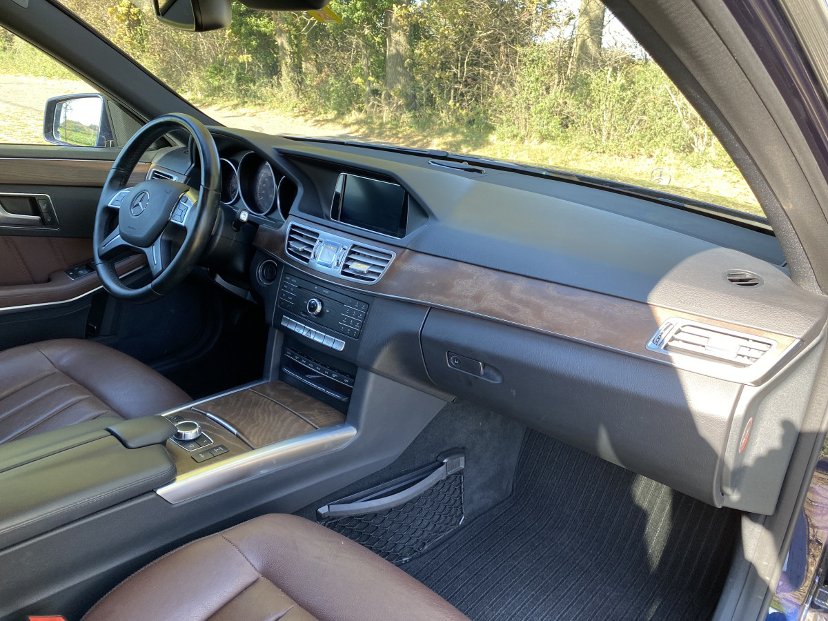 Mercedes-Benz E-klasse T-Modell zu verkaufen - MERCEDES-BENZ E 350 BlueTEC Elégance 4Matic 7G-Tronic - Smart Propylaia (9)