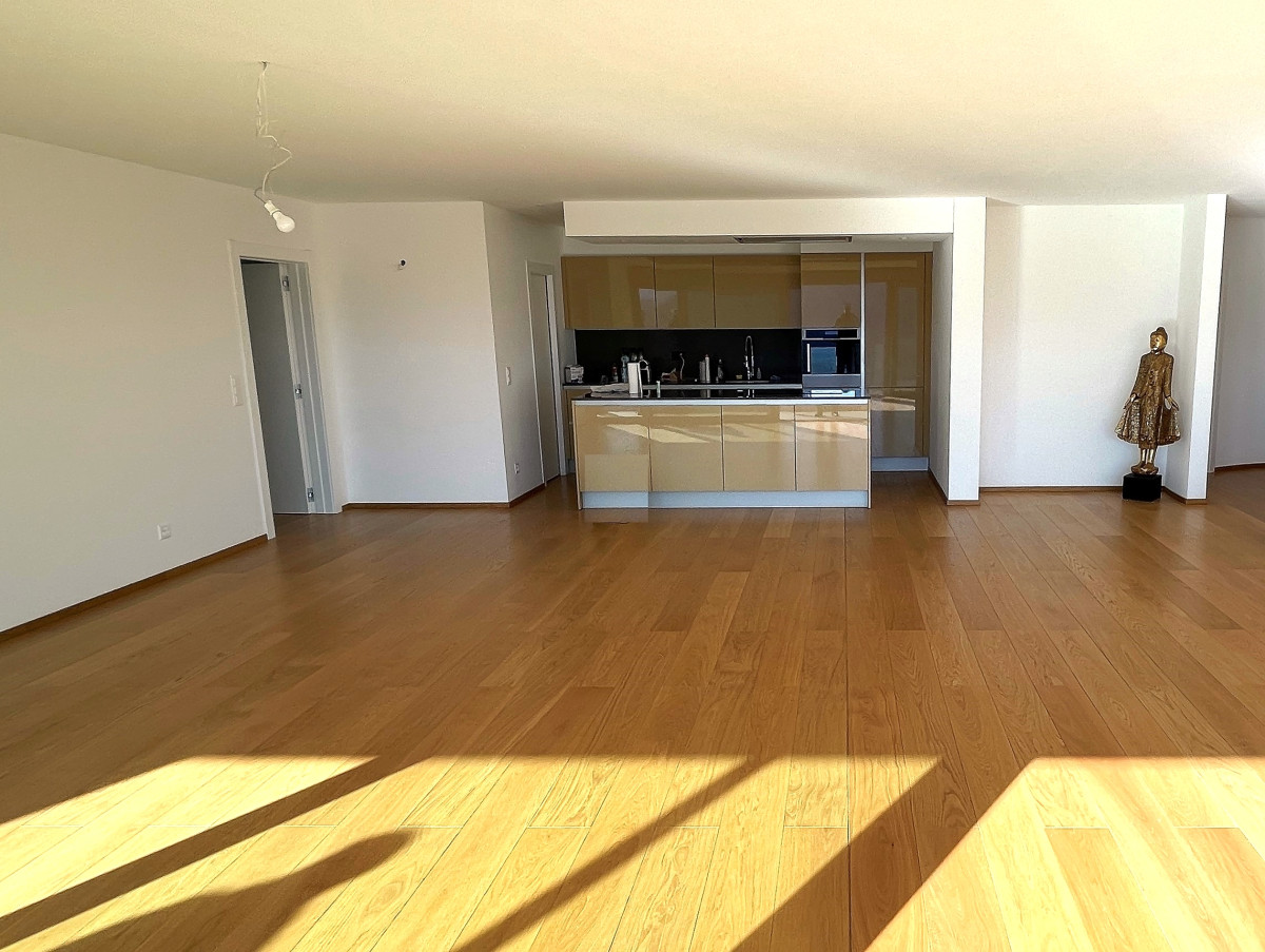 In vendita   Svizzera - 
cChic-immoHub Il vostro portale immobiliare