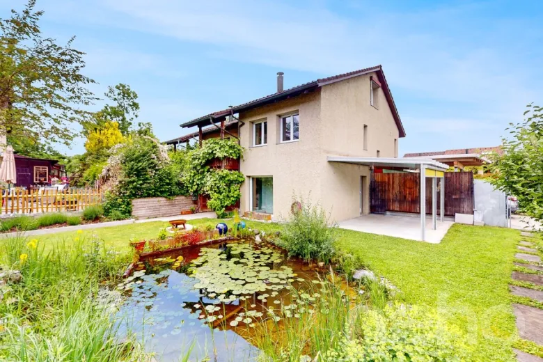 In vendita Casa gemellata Mönchaltorf Svizzera - collaborazione con il portale immobiliare Smart-Propylaia