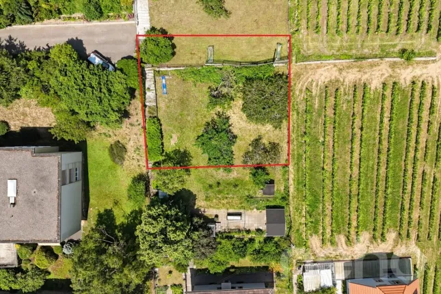 Terrain à vendre à Neuchâtel (2)