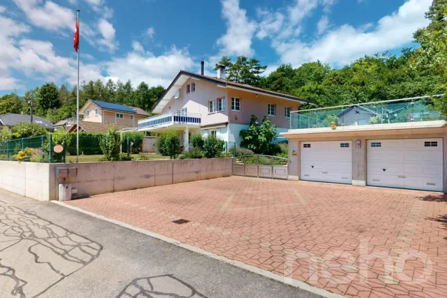 Maison à vendre à Givrins (2)