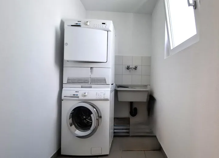 Appartement à vendre à Bellinzona - Appartement moderne de 2,5 pièces avec terrasse et place de parking, dans un quartier bien desservi. - Smart Propylaia (9)