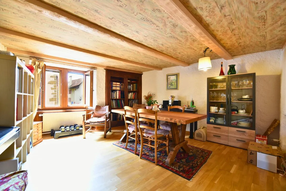 Cressier NE zu verkaufen Angebautes Haus Schweiz - cChic-immoHub Ihr Immobilienportal