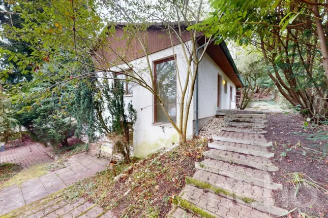 Haus zu verkaufen in Laufen