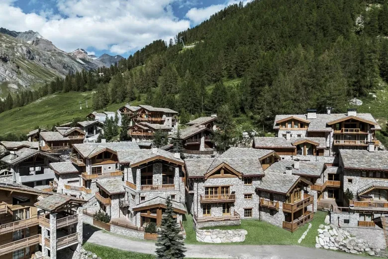 House for sale in Val-d'Isère - Prestigious Chalet with Spa and Panoramic Views - Of Val d'Isère - Smart Propylaia (9)