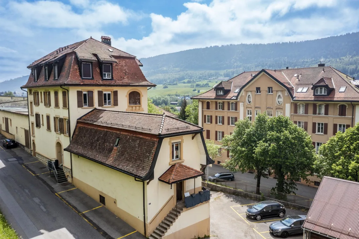 Vallorbe zu verkaufen  Parkplatz im Freien (überdacht oder nicht) Schweiz - cChic-immoHub Ihr Immobilienportal