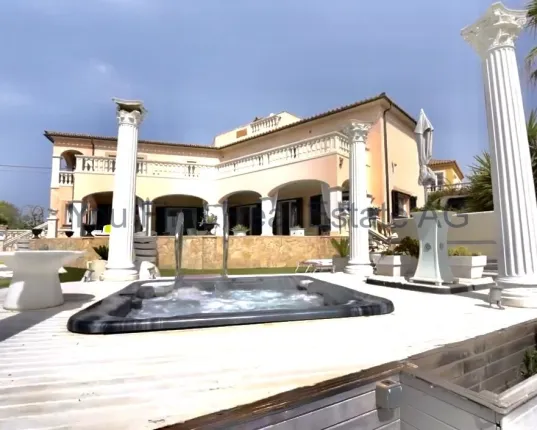 Elegante Villa mit schönem Meerblick