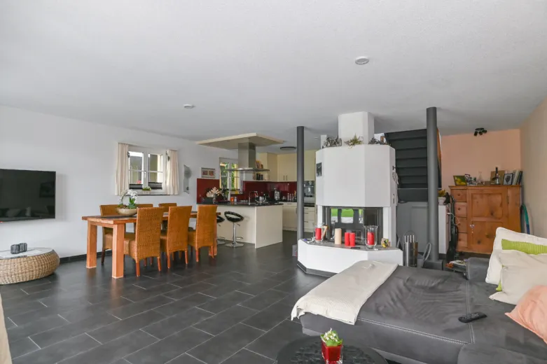 Haus zu verkaufen in Obergösgen - Hochwertig renovierte Doppelhaushälfte mit schönem Garten - Smart Propylaia (6)