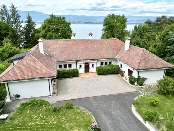House for sale in Messery