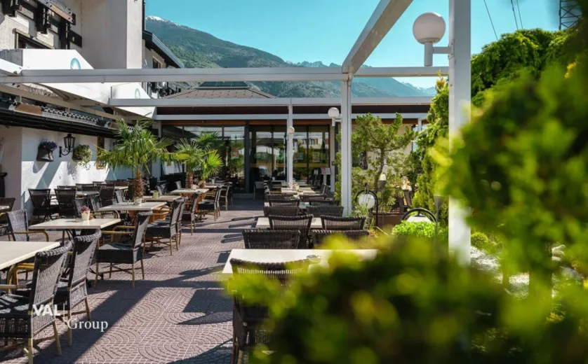 Commerce/industrie à vendre à Susten - Hôtel à vendre à Susten, 30 pièces - Smart Propylaia (3)