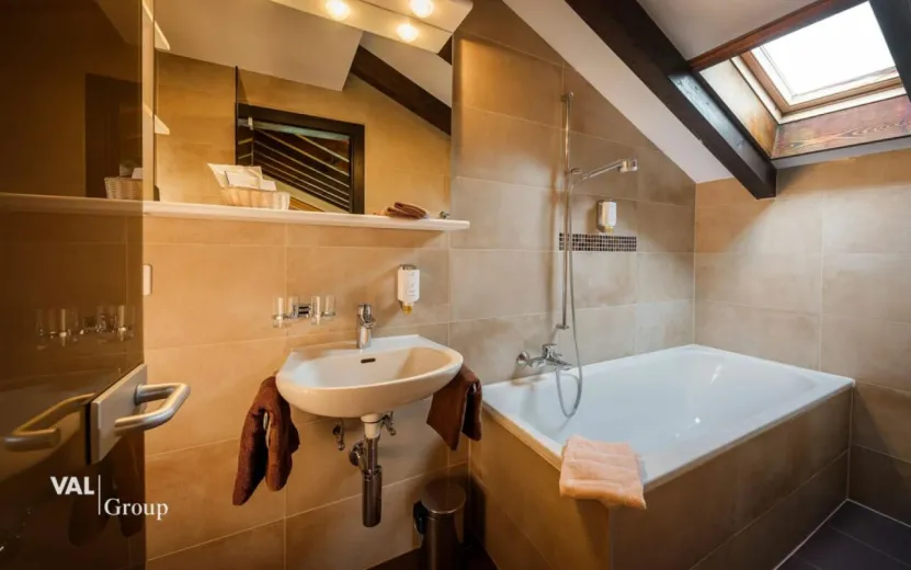 Commerce/industrie à vendre à Susten - Hôtel à vendre à Susten, 30 pièces - Smart Propylaia (18)