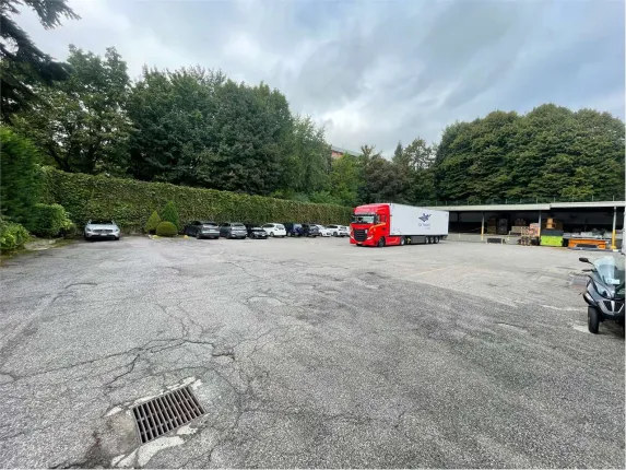 Lager zu verkaufen in Como, 1 Zimmer, 3350 m2