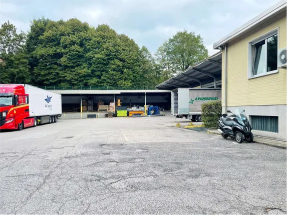 Commerce/industrie à vendre à Como (9)