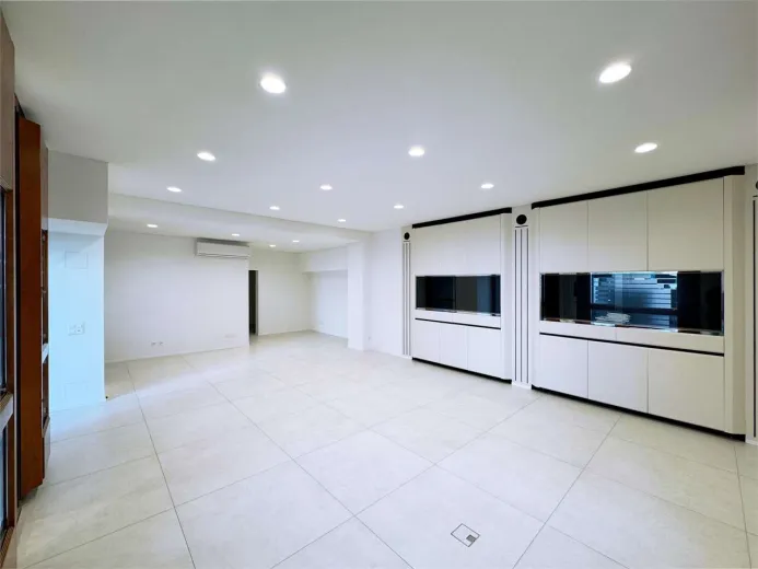 For rent Ascona Shop Switzerland - cChic-immoHub your real estate portal