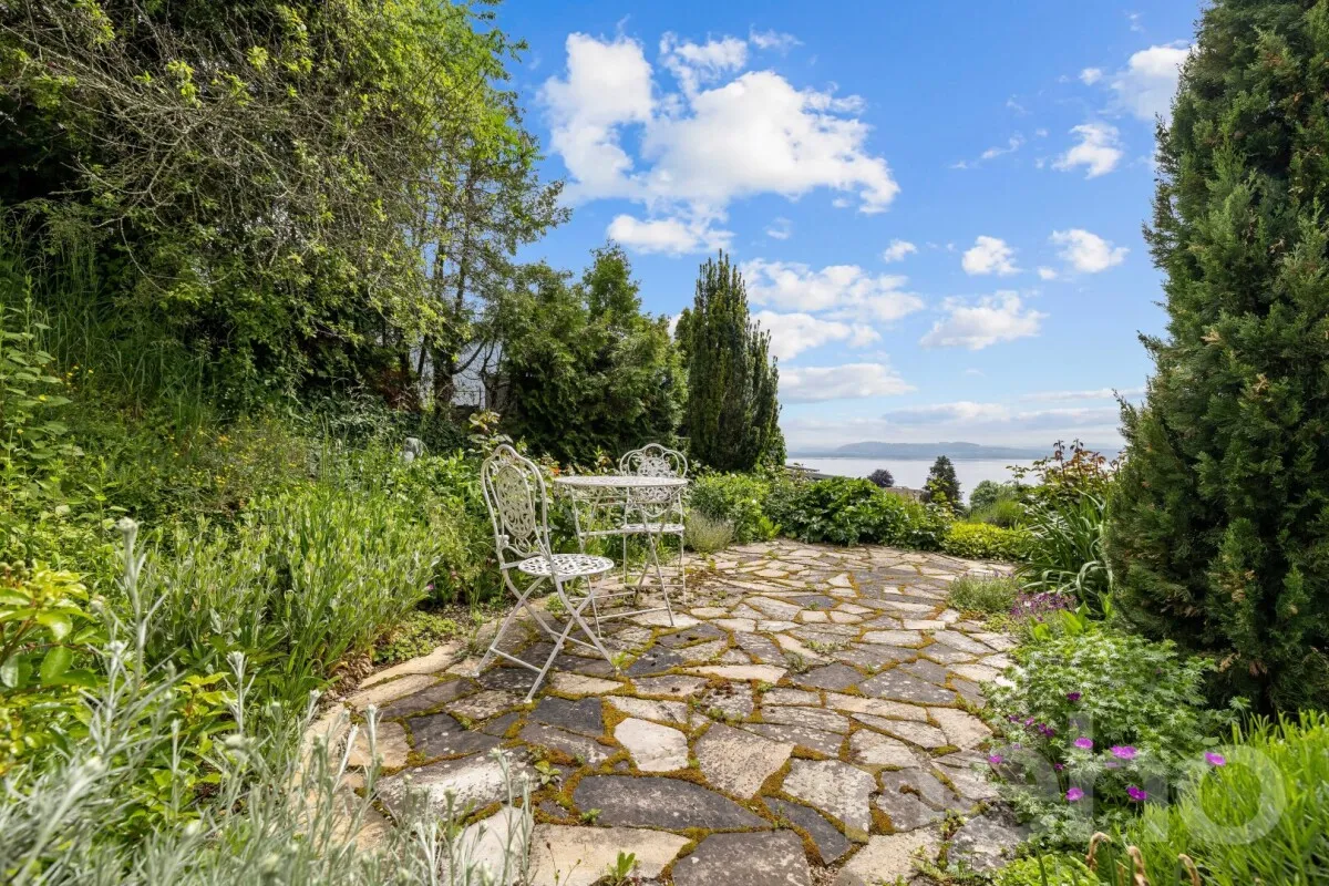 Neuchâtel zu verkaufen Attikawohnung Schweiz - cChic-immoHub Ihr Immobilienportal