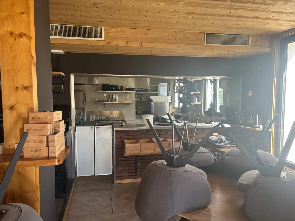 Le Pâquier-Montbarry in affito Gastronomia Svizzera - 
cChic-immoHub Il vostro portale immobiliare