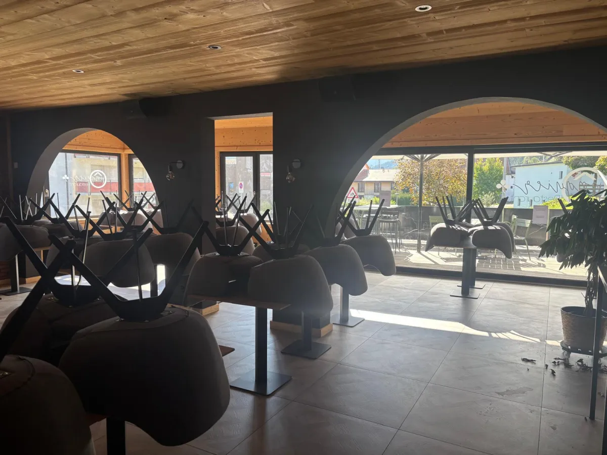 Le Pâquier-Montbarry in affito Gastronomia Svizzera - 
cChic-immoHub Il vostro portale immobiliare