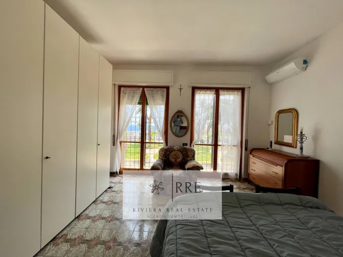 Anwesen zu verkaufen in ceriale - VILLA ZU VERKAUFEN mit Garten und meerblick - Smart Propylaia (12)