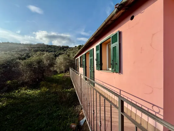Anwesen zu verkaufen in Imperia (9)