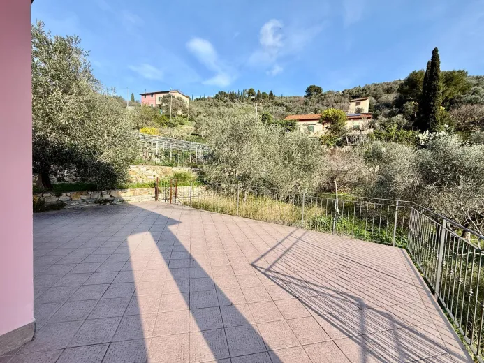 Anwesen zu verkaufen in Imperia - Smart Propylaia (11)