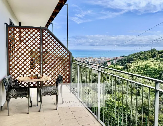 Anwesen zu verkaufen in ALASSIO - Smart Propylaia