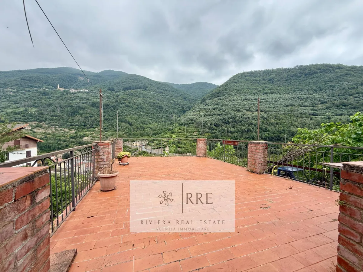 House for sale in Rezzo - Smart Propylaia (2)