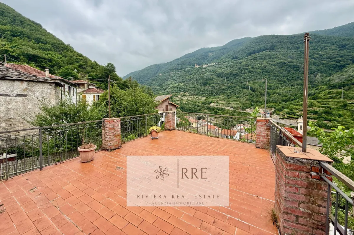 House for sale in Rezzo - Smart Propylaia (4)
